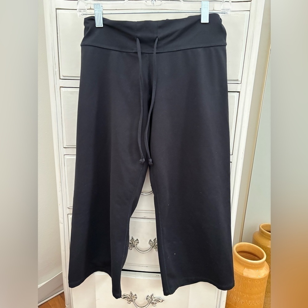 Zelle black wide leg, cropped, athletic pants, size medium - Picture 2 of 6